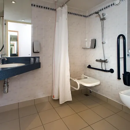 Hotel Holiday Express London-wimbledon-south, An Ihg 3*