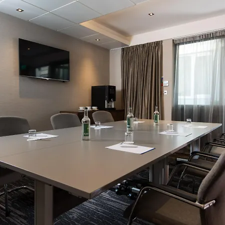 Hotel Holiday Express London-wimbledon-south, An Ihg 3*