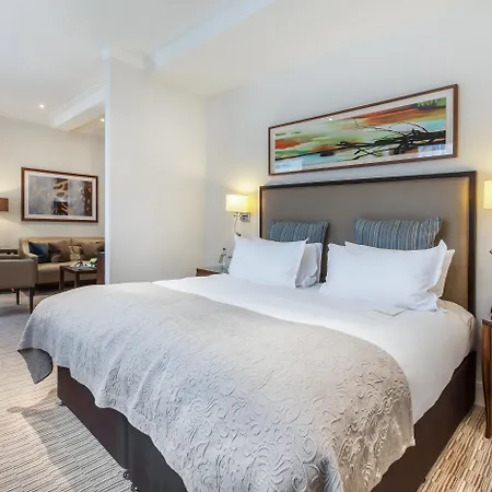 Hotel St. James' Court, A Taj Hotel, 4*