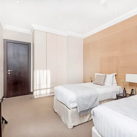 Aparthotel 130 Queen's Gate 5*