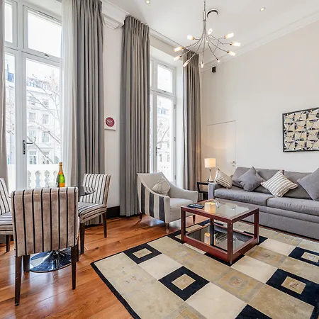 130 Queen's Gate Aparthotel 5*