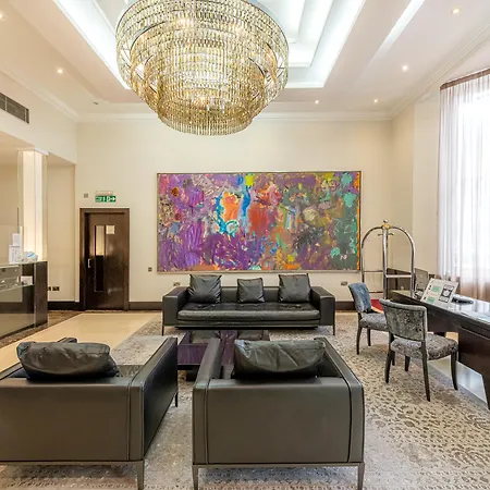 Aparthotel 130 Queen's Gate 5*