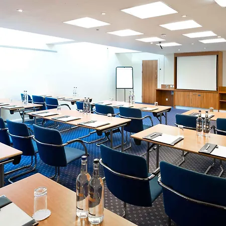 Leonardo London Heathrow Airport West Drayton (Middlesex)
