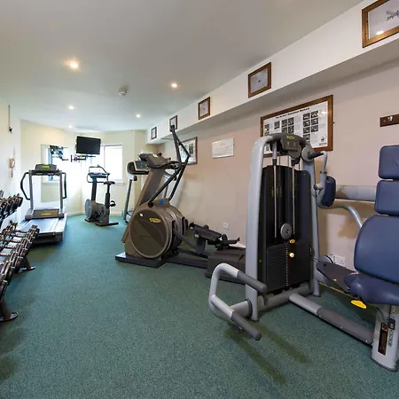 Hotel Leonardo London Heathrow Airport 4*