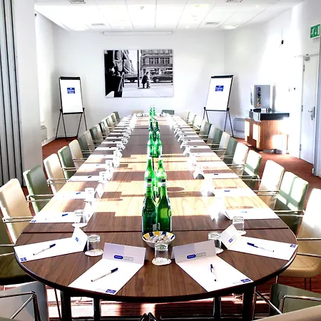 Express City, An Ihg 3* London