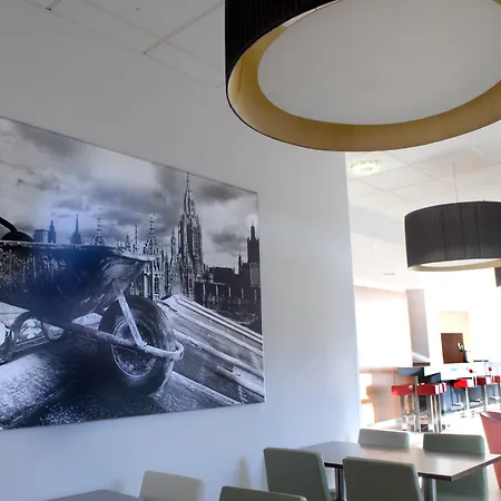 Express City, An Ihg 3*