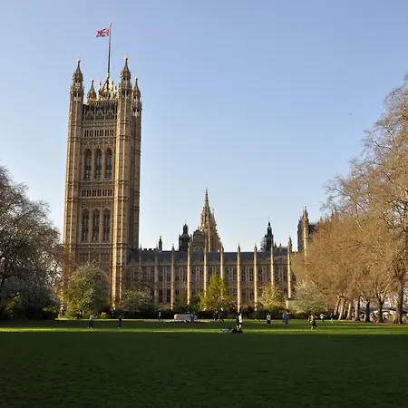 Express City, An Ihg London