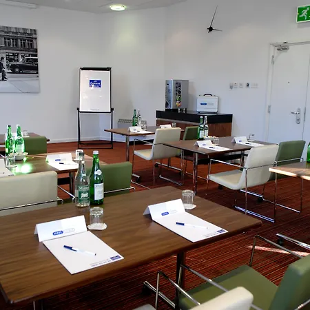 Express City, An Ihg 3* London