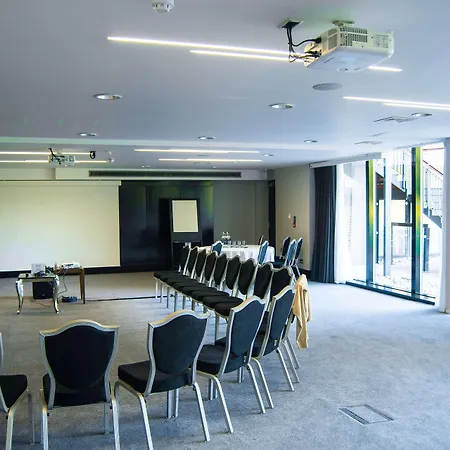 Hotel Hilton London Syon Park 4*