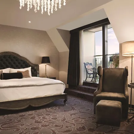 Hilton London Syon Park 4* Brentford