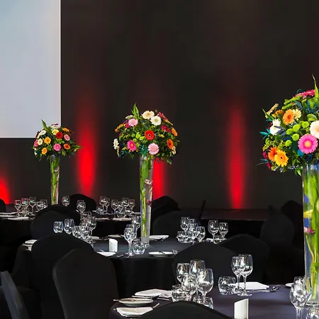 Hotel Radisson And Conference Centre London Heathrow 4*