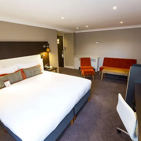 Doubletree By Hilton Ealing