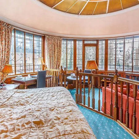 Elizabeth Hotel 4*