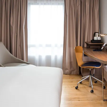 Hotel Holiday West By Ihg 4*