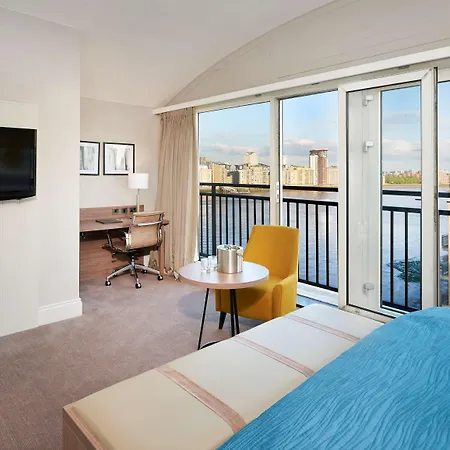 Doubletree By Hilton - Docklands Riverside Szálloda London