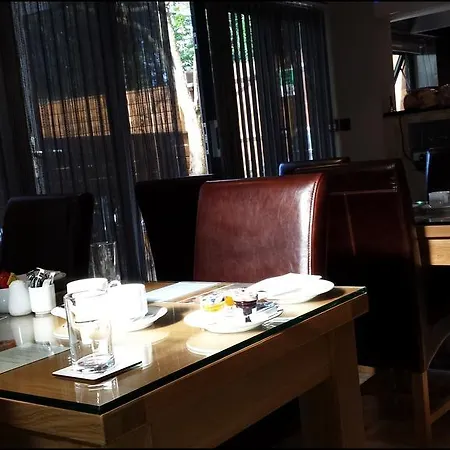 ヒースロー ホテル 4*