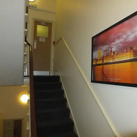 Carlton Guest house London