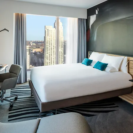 Novotel Canary Wharf 4*