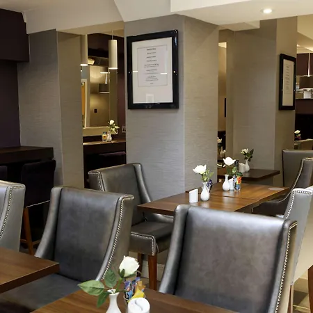 Western Victoria Palace Hotel 3*
