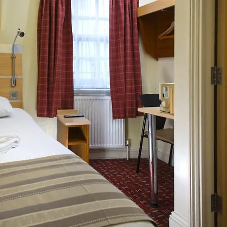 St George's Victoria 3* London