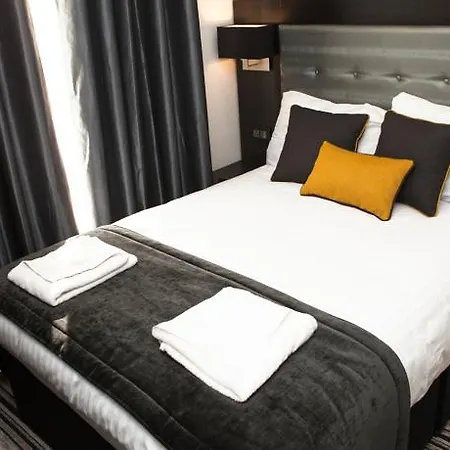 St George's Victoria 3* London