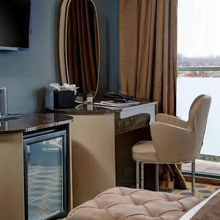 Hotel Putney Hotel; Bw Signature Collection Londyn