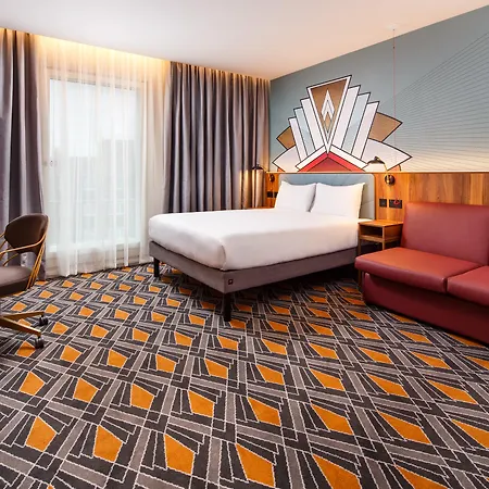 Ibis Styles London Heathrow East 3* Hounslow