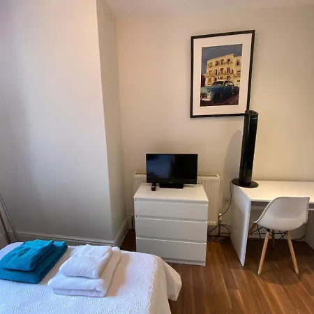 Notting Hill Next Door Bedroom In The Share Flat Guest house