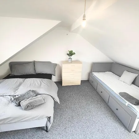Lovely 3 Bedroom Serviced In Leytonstone *