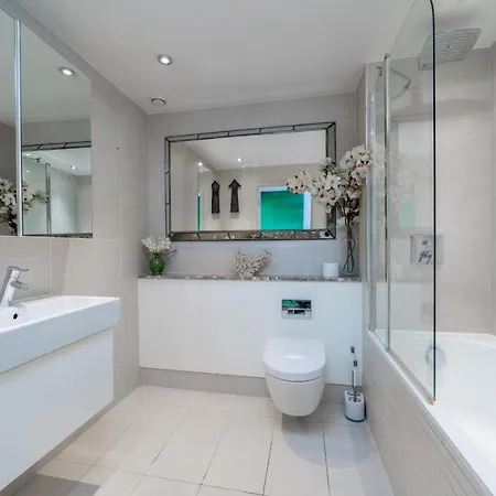 Appartamento Superb Artist Flat With Free Parking By Portobello Londra
