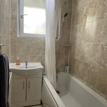 Serviced Near Borough Station Se1 Apartment