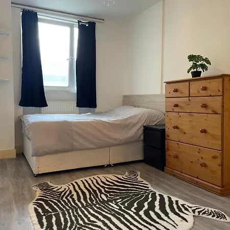 Serviced Near Borough Station Se1 Apartment *