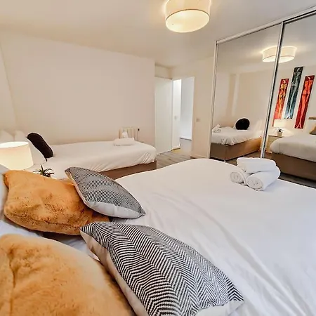 Comfy 2 Bed Flat With Free Parking, Close To Tube