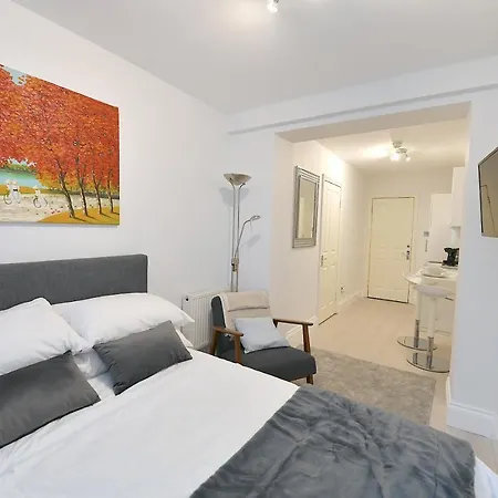 Stylish By Luxestays Shepherds Bush