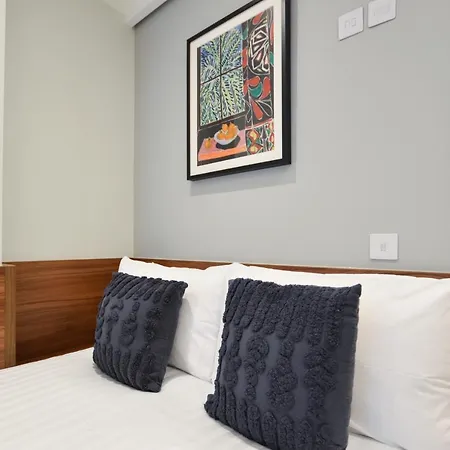 Aparthotel Leinster Square Serviced *