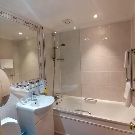Craven Gardens Hotel 3*