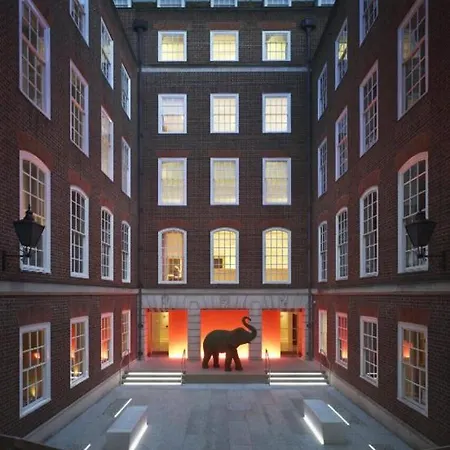 Apex Temple Court Hotel 4*
