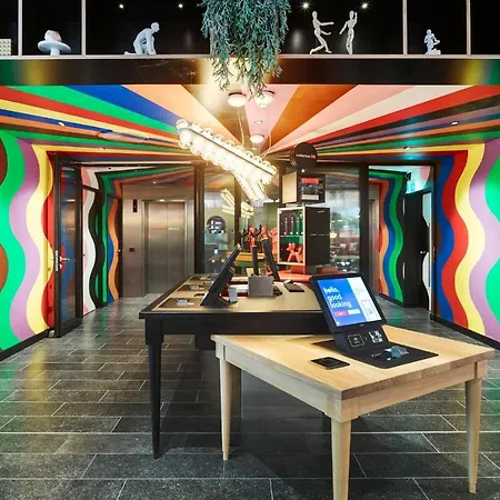 Citizenm Victoria Station 4* לונדון