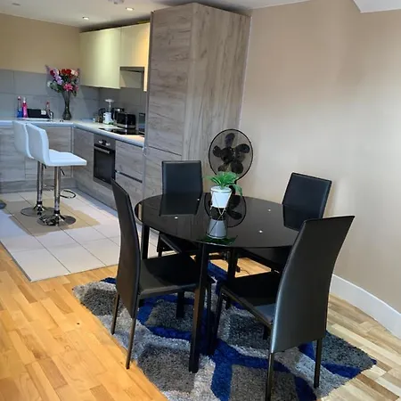 Apartment Entire 2 Bedroom