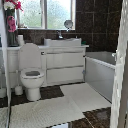 Sheri's Away Homestay London
