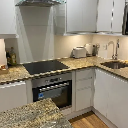 Stunning 2 Bed Flat In Ladbroke Grove Apartment London