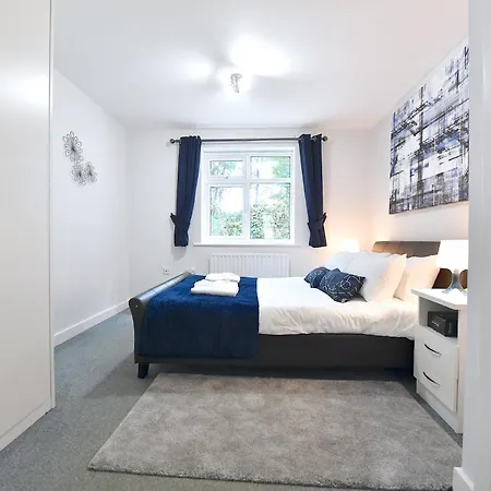 Clapham Junction - 2 Bedroom London