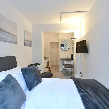 Stylish By Luxestays Shepherds Bush * لندن