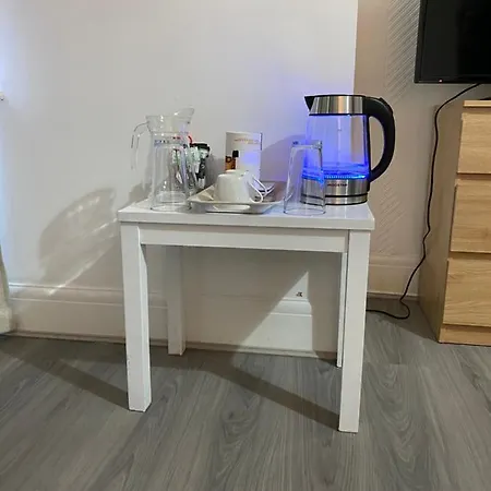 Homestay Sunrup Heathrow *