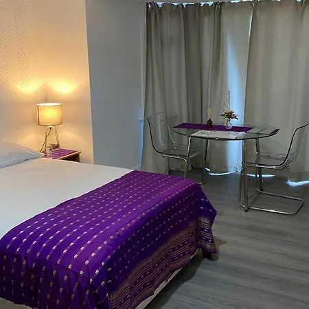 Sunrup Heathrow Homestay *