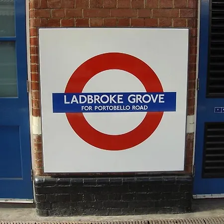 Stunning 2 Bed Flat In Ladbroke Grove Apartment London