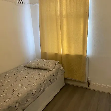 Sunrup Heathrow Homestay