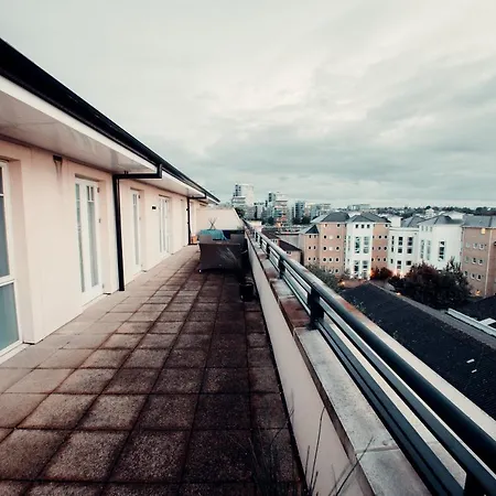 Lovely 4/bdr Penthouse W/ Lovely Views Appartamento