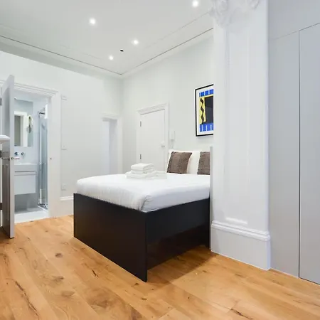 Leinster Square Serviced Aparthotel
