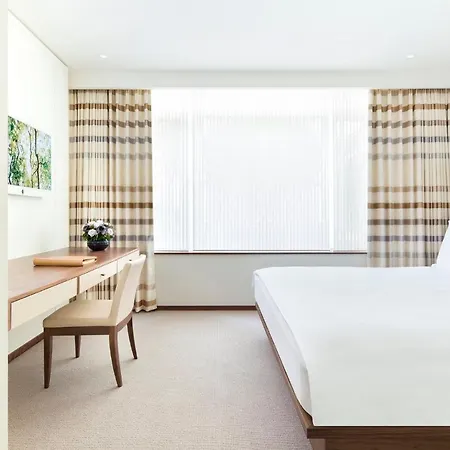 Metropolitan Hotel 5*